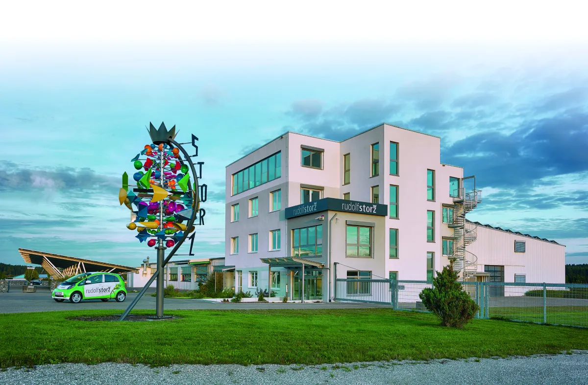 Hauptgebäude der Rudolf Storz GmbH in Emmingen (© Rudolf Storz - Fricon Alexander Frick)