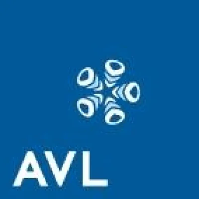 Bild: Mentor Lothar Spät überreicht an AVL Emission Test Systems zum 3ten Mal die Auszeichnung „TOP 100 Innovator“