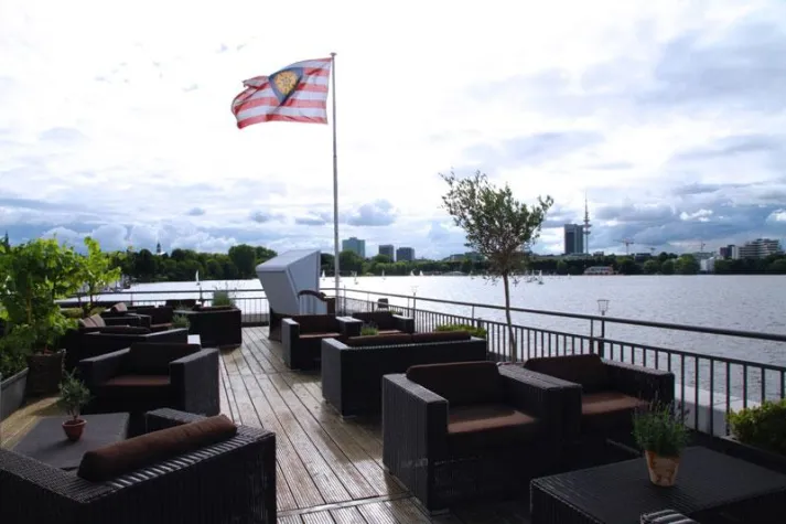 Bild: Kirschblütenfest in der Alsterlounge