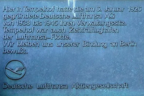 Bild: Aktionsbündnis: Vor 84 Jahren hob die Lufthansa im Tempelhof ab, heute ist Tempelhof ein Ramschladen