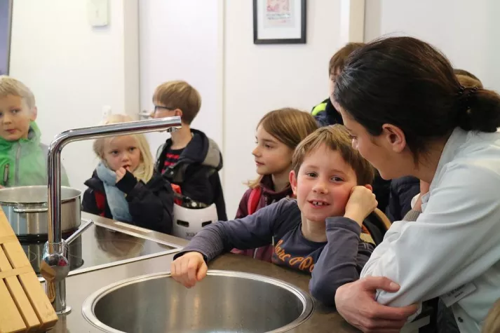 Dabei sein und ein Zeichen setzen: „Kinderhände weg von heißen Flächen!“ Bild: Dabei sein und ein Zeichen setzen: „Kinderhände weg von heißen Flächen!“