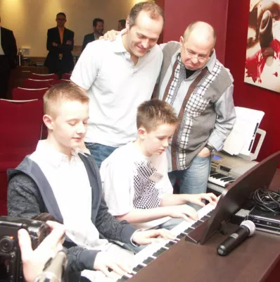 Bild: Helmut Zerlett und Joja Wendt suchen „Kid of the Keys 2008“