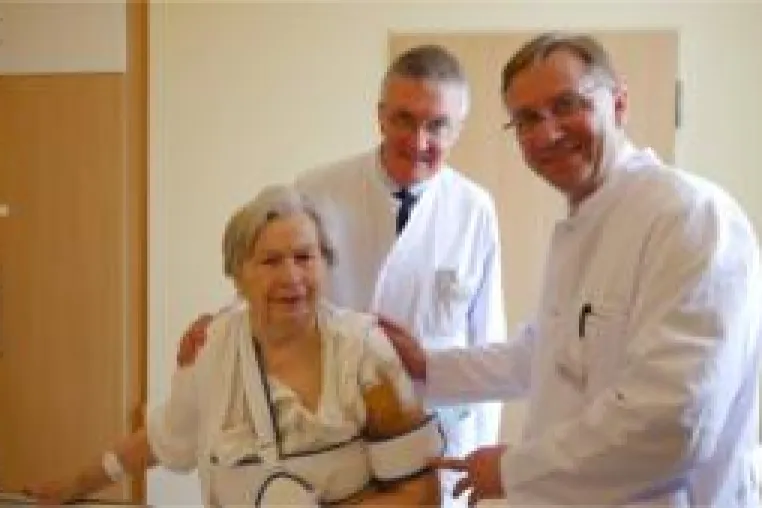 Bild: Krankenhäuser in Leverkusen arbeiten gemeinsam bei Knochen- und Wirbelkörperbrüchen