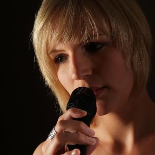 Bild: Die zwölfte Acoustic Session in der Weberei Gütersloh mit Isabel Willenberg
