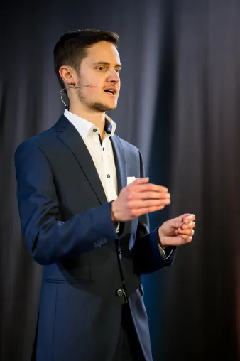 Alexander Thoma - Hype Cannabis: Stehen wir kurz vor einer medizinischen Revolution? Bild: Alexander Thoma - Hype Cannabis: Stehen wir kurz vor einer medizinischen Revolution?