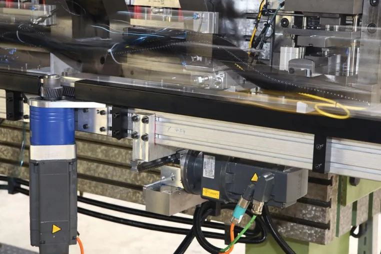 Entscheidender Schritt zur ölfreien Maschine. Erster Servotransfer im Einsatz Bild: Entscheidender Schritt zur ölfreien Maschine. Erster Servotransfer im Einsatz