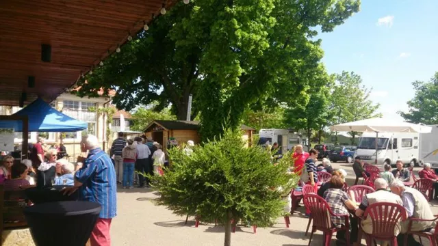 Zwei Weinhoheiten, Jazzmusik & Kulinarisches Bild: Zwei Weinhoheiten, Jazzmusik & Kulinarisches