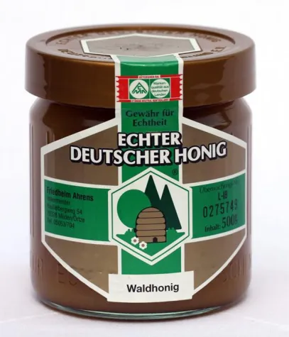 Bild: Waldhonig aus der Imkerei Ahrens