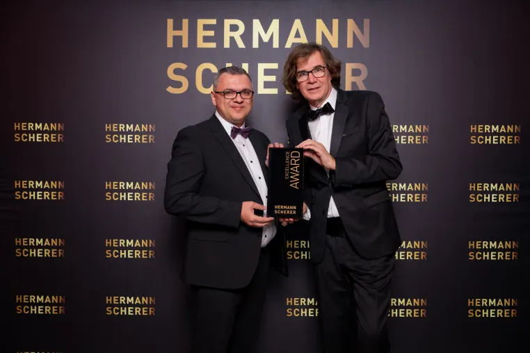 Bild: Maxim Lang: Von der Krise zum internationalen Erfolg – Auricher Redner gewinnt internationalen Speaker Slam