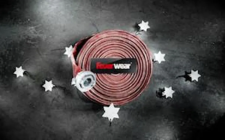 Entspannt feiern mit Feuerwear Bild: Entspannt feiern mit Feuerwear