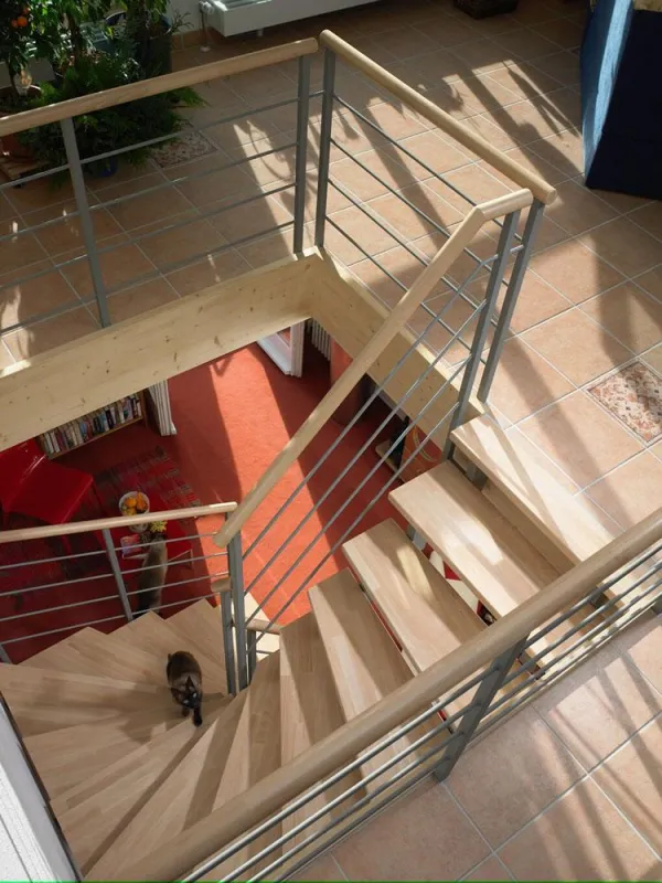 Zweiholmtreppe in Stahl-Holz-Kombination, www.fuchs-treppen.de