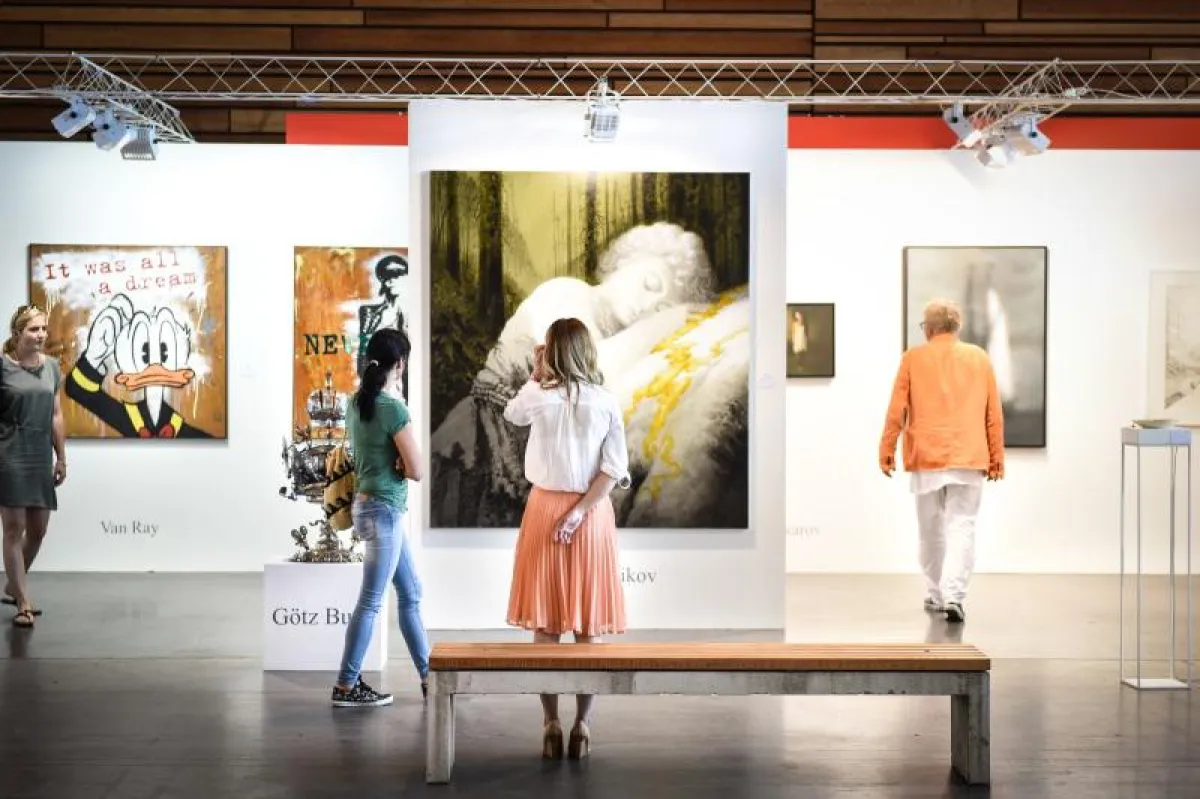 Die Art Bodensee ist die einzige Sommer-Kunstmesse im Bodenseeraum.