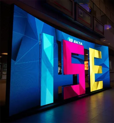 Bild: 6mm Outdoor LED Videowand – rent4event investiert erneut in EKTA Vision