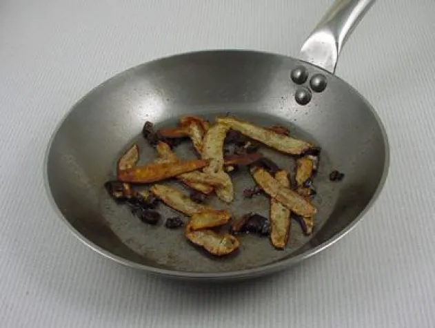 Tricks im Umgang mit geschmiedeten Stahlpfannen Bild: Tricks im Umgang mit geschmiedeten Stahlpfannen