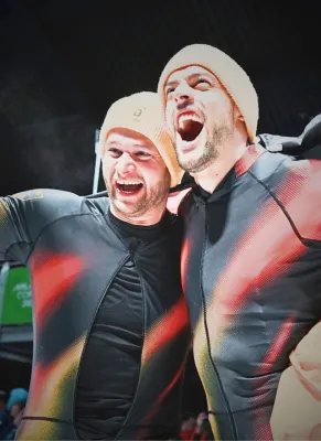 Olympiasieg im 2er Bob in Cortina: SKINION-X® unter dem Rennanzug von Johannes Lochner und Georg Fleischhauer Bild: Olympiasieg im 2er Bob in Cortina: SKINION-X® unter dem Rennanzug von Johannes Lochner und Georg Fleischhauer