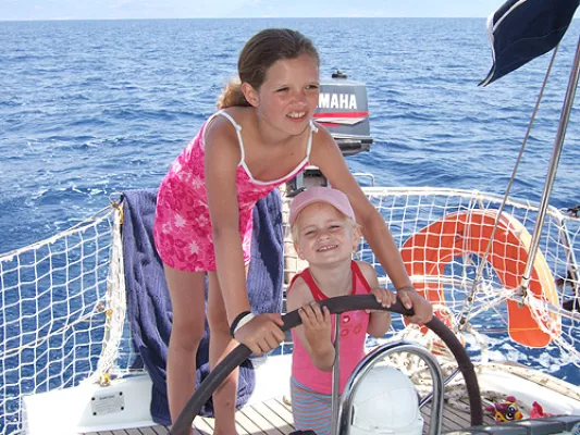 Bild: Segeln mit der ganzen Familie – Individuelle Törns im Mittelmeer (Korfu & Korsika / Sardinien)