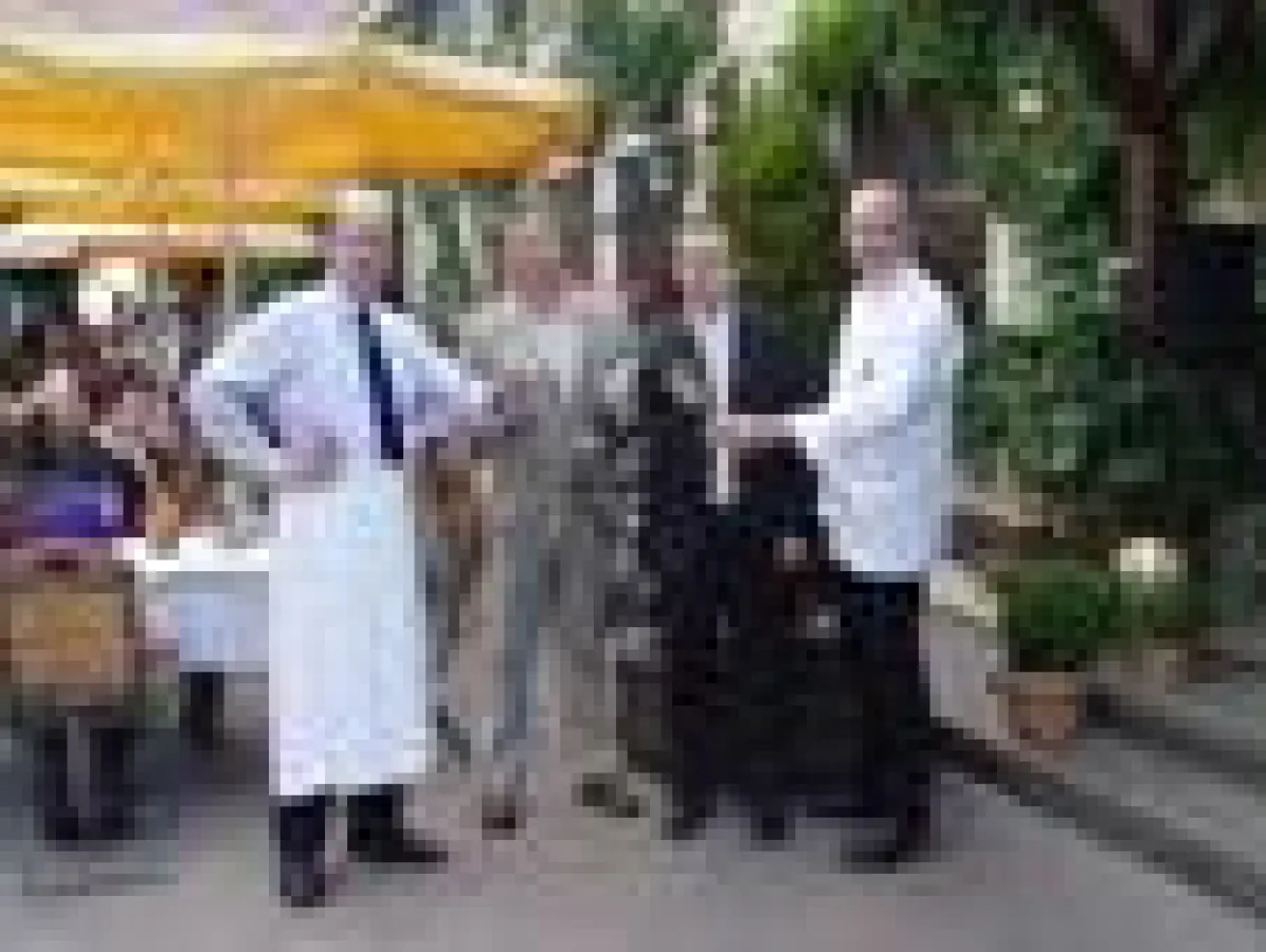 Pares Balta zu Gast in Rammingen: Adler-Sommelier Jan Bimboes, Weinexperte David Schwarzwälder, Joan Cusiné Carol von Pares Balta, Adler-Küchenchef Klaus Buderath (v.l.).