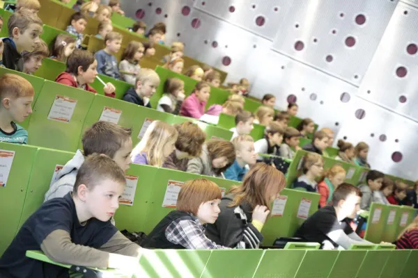 KinderHochschule erklärte wie bahnbrechende Erfindungen entstehen Bild: KinderHochschule erklärte wie bahnbrechende Erfindungen entstehen