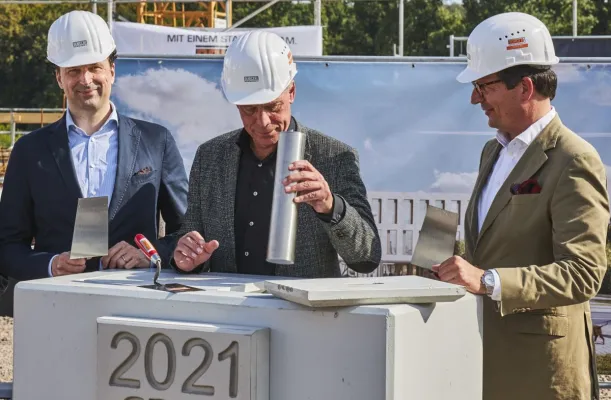 Bild: Weiteres Wachstum im Visier: CSS AG legt Grundstein für neue Firmenzentrale in Künzell