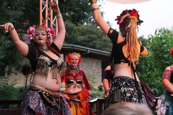 Bild: Fakir, Bauchtanz und Feuershow: Dschungelnächte 2017 im Zoo Osnabrück