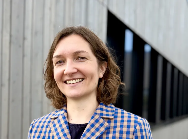 Bild: Neue Professur an der Goethe-Universität: Jana Dobelmann erforscht Viren bei Bienen