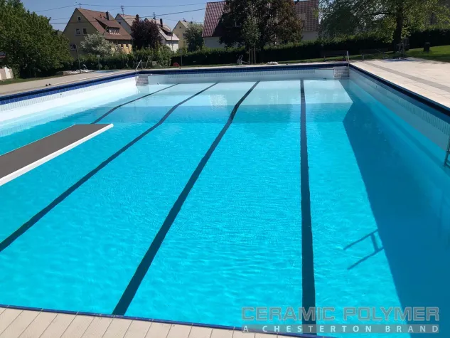 Bild: Dauerhafter Schutz für Außenpools und Lagertanks für Schwimmbadwasser mit PROGUARD-Korrosionsschutzprodukten