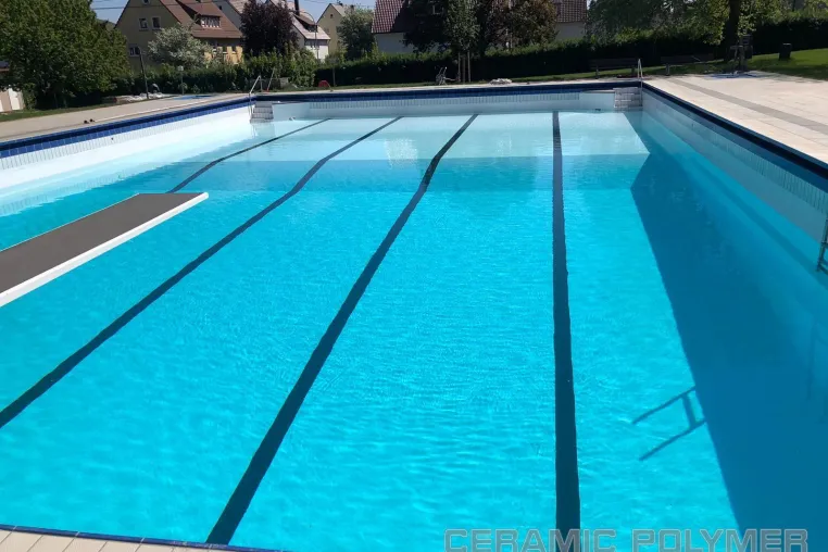 Bild: Dauerhafter Schutz für Außenpools und Lagertanks für Schwimmbadwasser mit PROGUARD-Korrosionsschutzprodukten