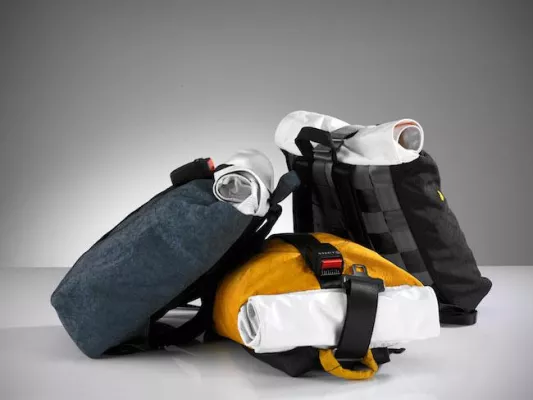 Bild: Hot Schrott - Ein Kölner Startup recycelt Airbags und Sicherheitsgurte in stylische Rucksäcke.