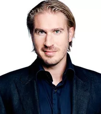 Bild: CAREERS LOUNGE Interview mit Ilja Grzeskowitz