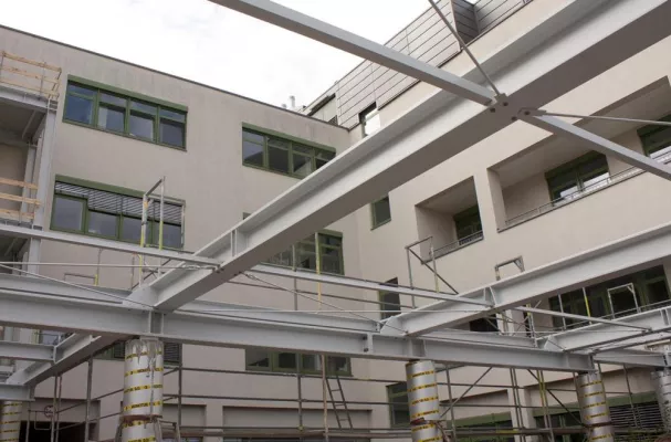 Bild: Baustart des zweigeschossigen Bettenhauses am Herzzentrum Dresden Universitätsklinik