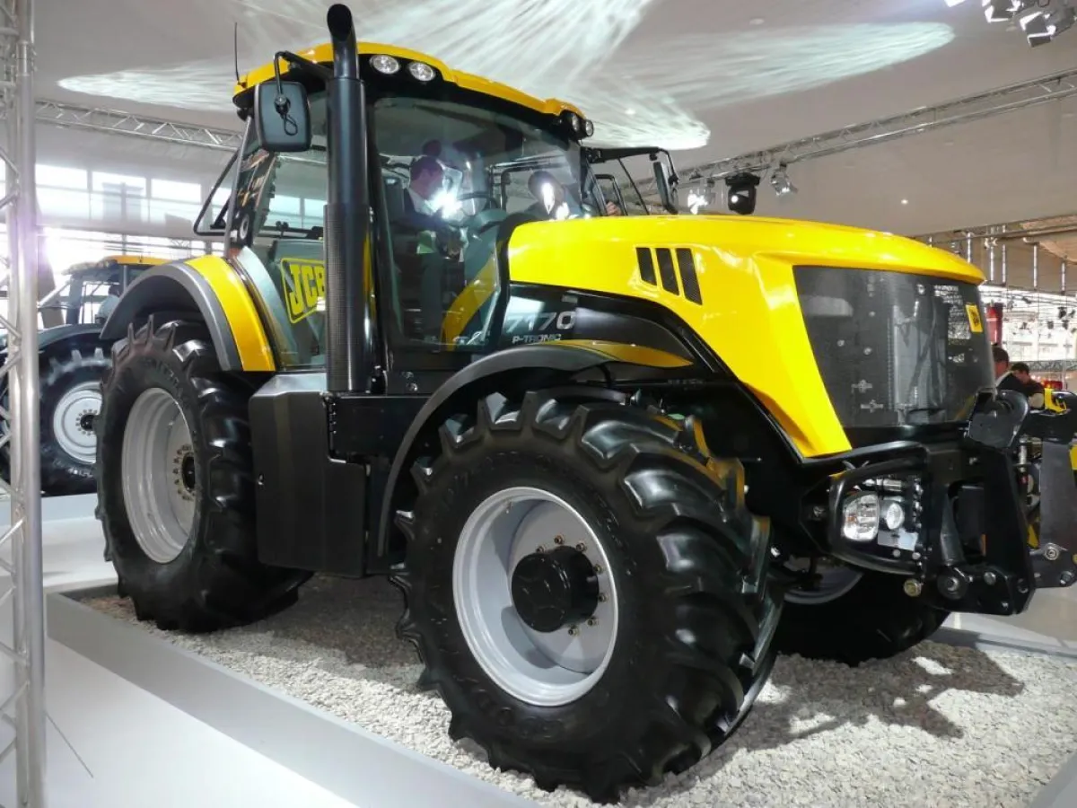 Der Goodyear OPTITRAC R+ hat die Freigabe für die JCB Fastrac Modelle 7170, 7200 und 7230