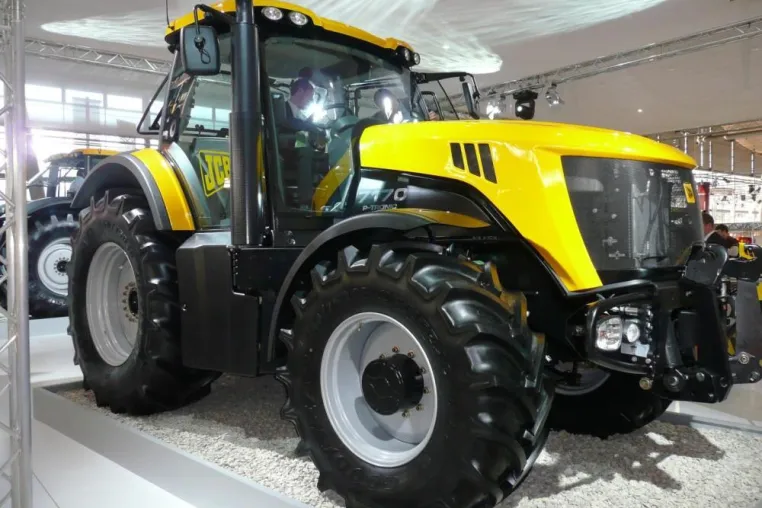 Freigabe für den Goodyear OPTITRAC R+ auf JCB Fastrac-Modellen Bild: Freigabe für den Goodyear OPTITRAC R+ auf JCB Fastrac-Modellen
