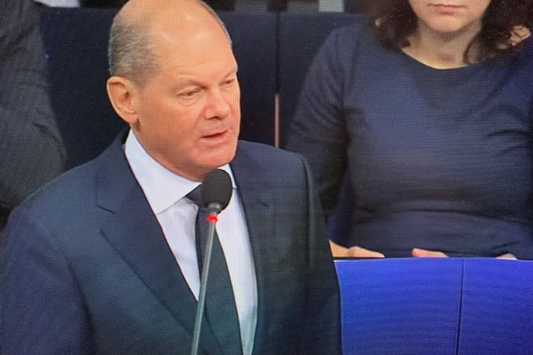 Bundeskanzler Scholz gibt im Bundestag feste Zusage für das Ende der Doppelverbeitragung Bild: Bundeskanzler Scholz gibt im Bundestag feste Zusage für das Ende der Doppelverbeitragung