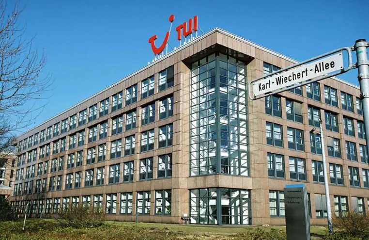 Gegen den Stau auf dem Datenhighway: TUI InfoTec modernisiert Cognos-BI-Landschaft der TUI Deutschland GmbH Bild: Gegen den Stau auf dem Datenhighway: TUI InfoTec modernisiert Cognos-BI-Landschaft der TUI Deutschland GmbH