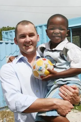 Fußball trifft Freiwilligenarbeit Bild: Fußball trifft Freiwilligenarbeit