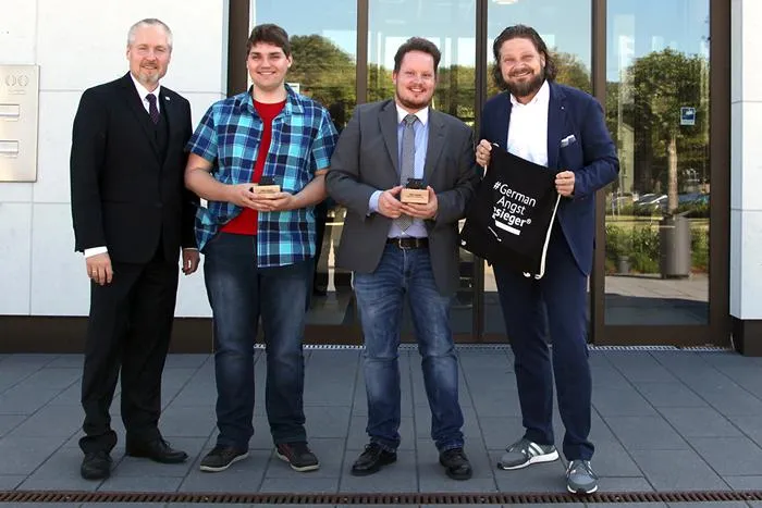 Marketingagentur TMC aus Paderborn verleiht GermanAngstBesieger®-Award Bild: Marketingagentur TMC aus Paderborn verleiht GermanAngstBesieger®-Award