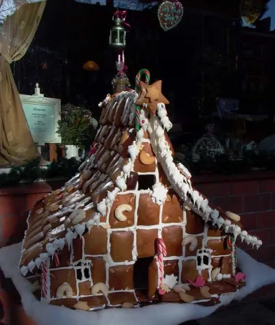Bild: Großes Lebkuchenhaus – bei den Berlin-Pastries