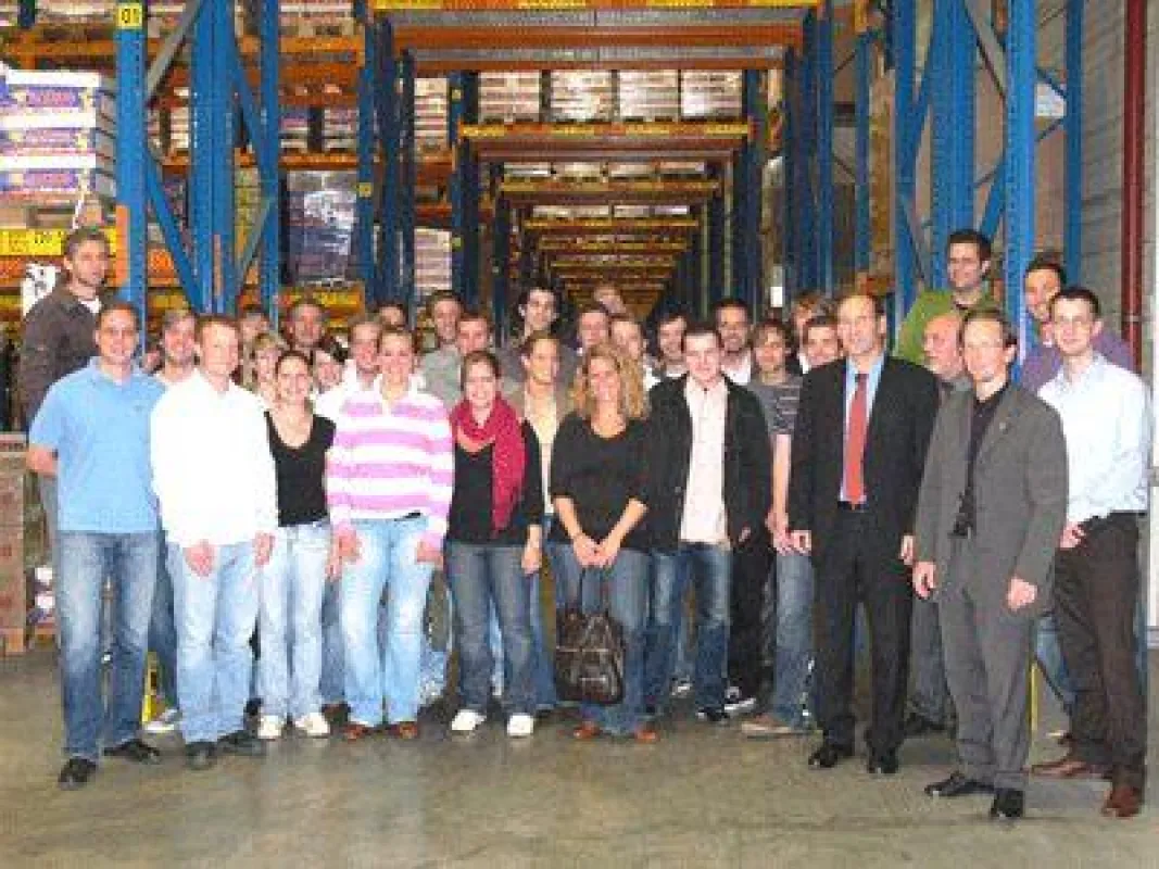 angehende Logistikmanager zu Gast im Haribo-Zentrallager