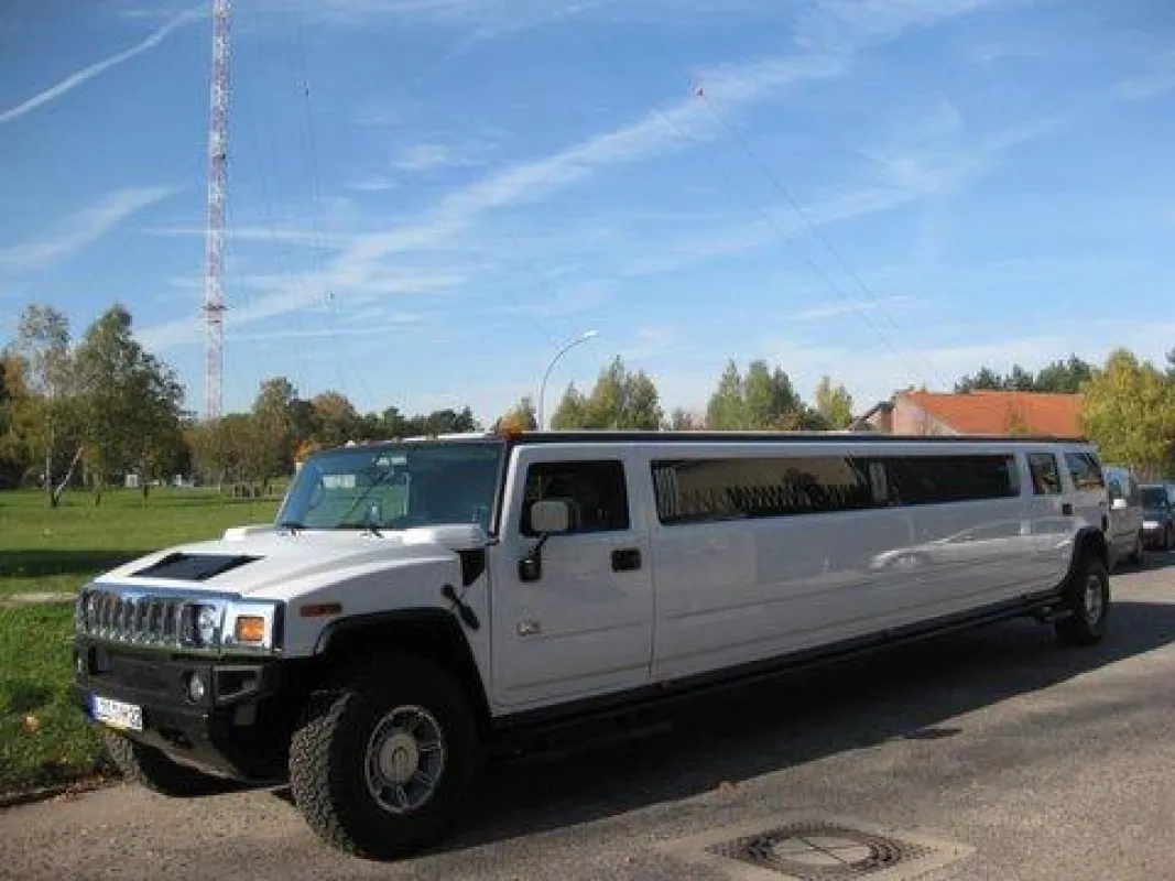 Die H2 Stretchlimo in Weiß