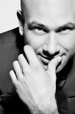 Bild: SCHREIBEN ÜBERS FERNSEHEN - Christoph Sauer präsentiert sein "Lied des Monats Juli"