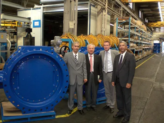 Botschafter von Kuba besucht VAG Armaturen, Mannheim Bild: Botschafter von Kuba besucht VAG Armaturen, Mannheim