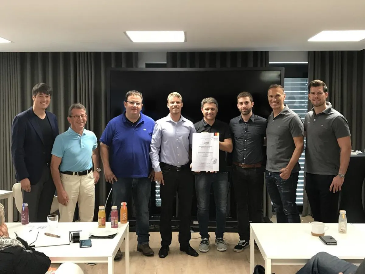 Der DGSZM-Vorstand mit den Preisträgern.