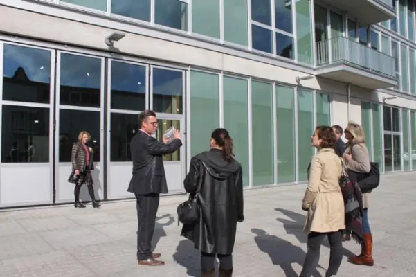 Bild: JAFFE12 - Besichtigung in Wilhelmsburgs neuem Quartier für Büro, Produktion und Ateliers