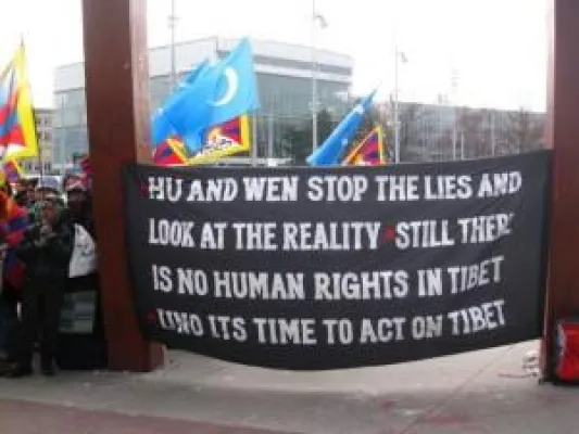 Bild: China weist alle Bedenken über die Menschenrechtssituation in Tibet zurück