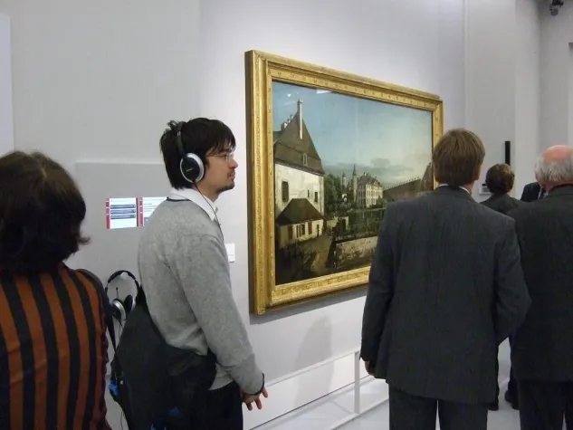 Bild: Digitale Hörstationen mit Touchscreen-Monitoren ersetzen mechanische Schalter in Ausstellungen und im Museum