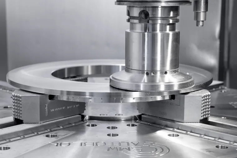 Tyrolit Gruppe erreicht 24/7-Produktion mit Lino® Hub Bild: Tyrolit Gruppe erreicht 24/7-Produktion mit Lino® Hub