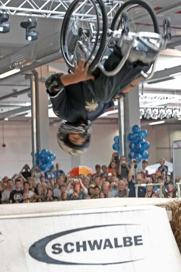 Aaron Fotheringham beim Back Flip