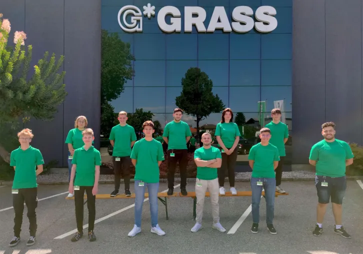 Bild: 11 neue Lehrlinge bei GRASS