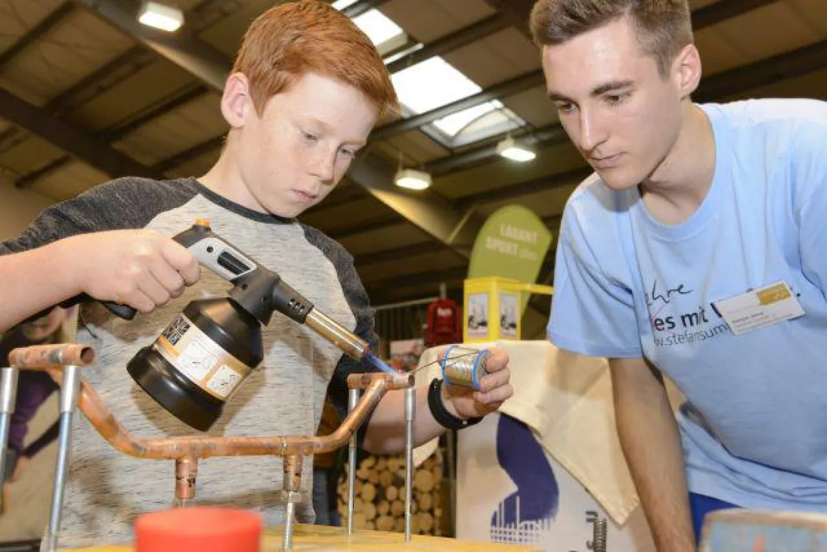 Live-Löten auf der Lehrlingsmesse im Walgau