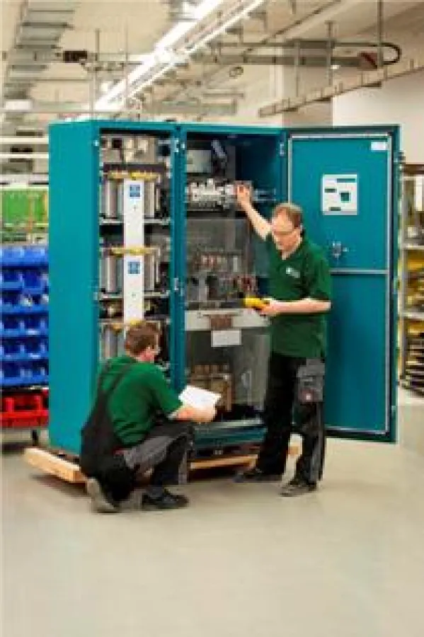 Blindstromrichter Produktion von PCS in Berlin